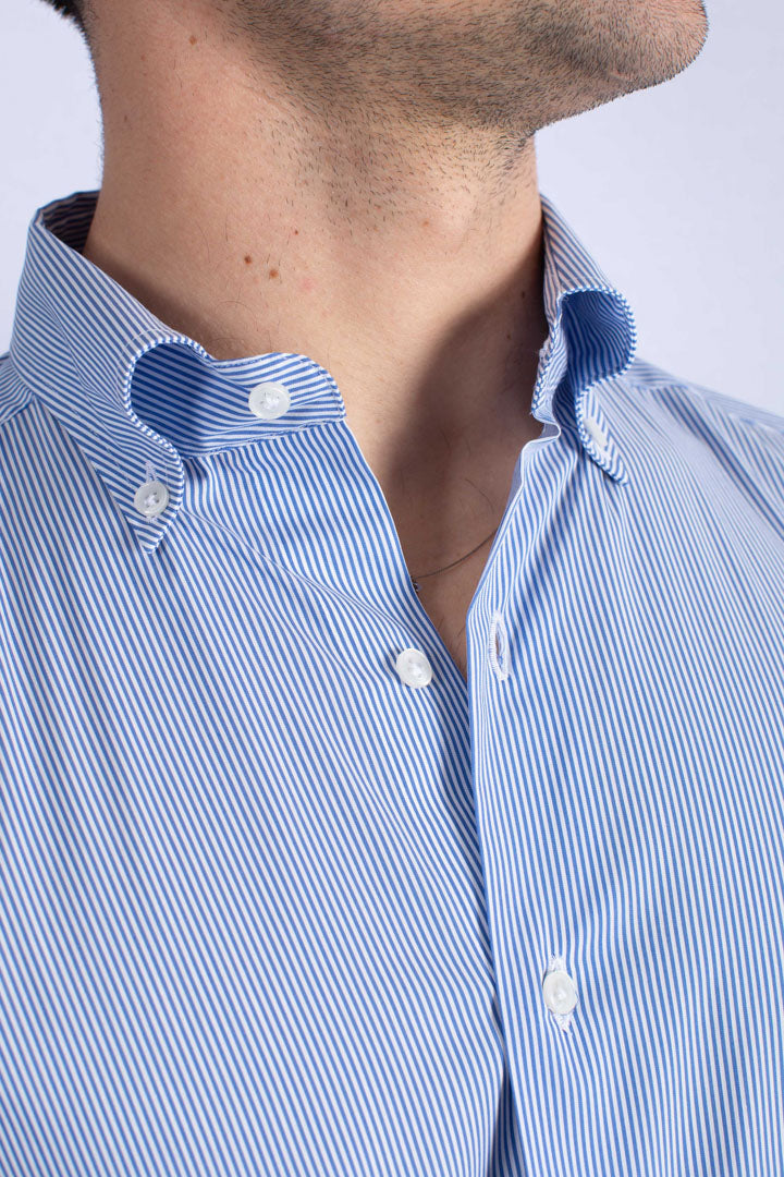 Camicia collo botton down a righe bianco blu